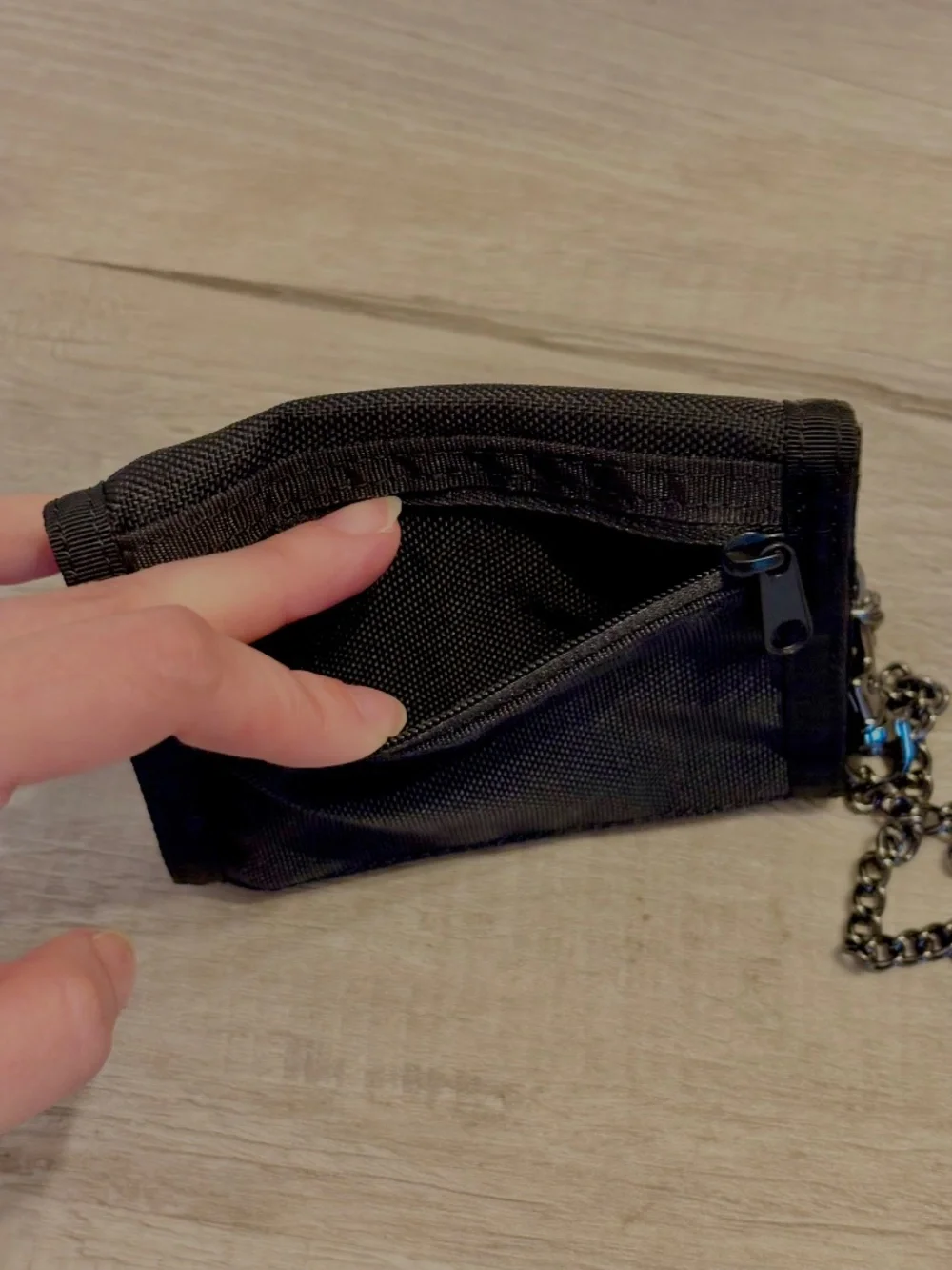 PacSafe Trifold Black Anti Theft Heavy Chain Walletsafe Travel PE081 Y2K Retired